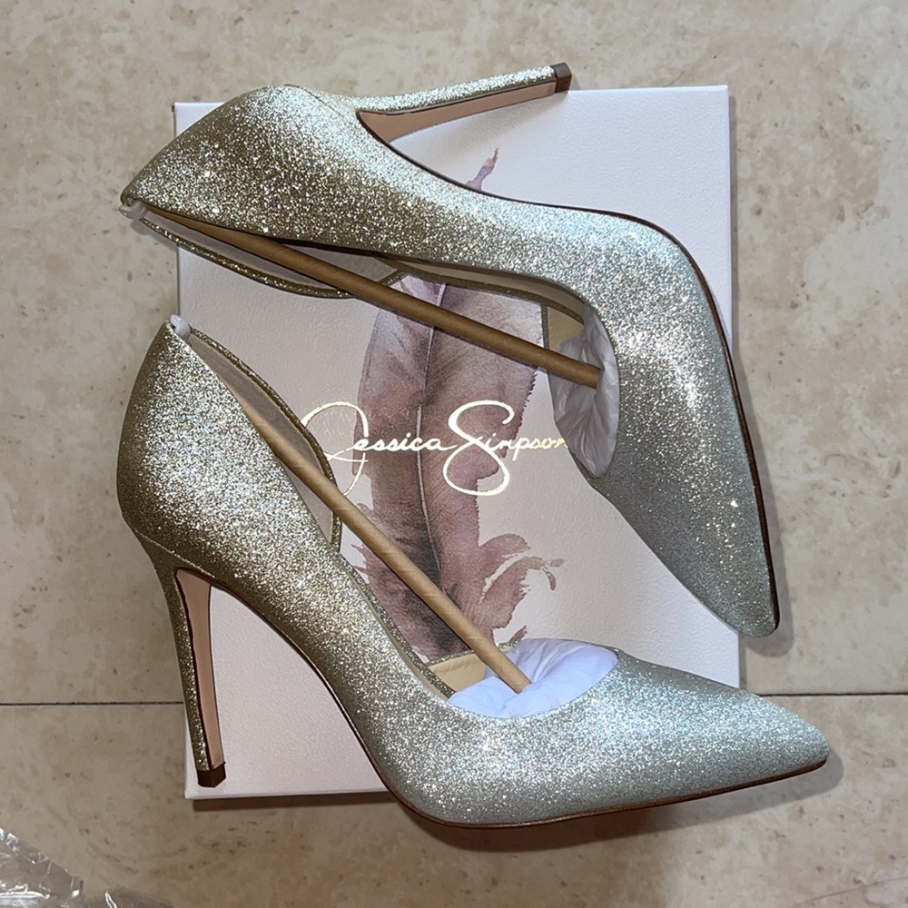Jessica Simpson Pumps - Picture 2 of 7